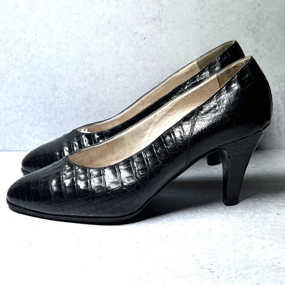Vintage CHANEL crocodile heels with plain toecap - Picture 3 of 6